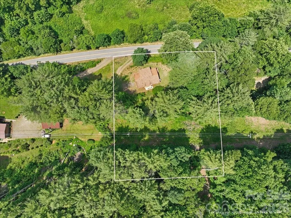1280 Old Mine Fork Road Burnsville, NC 28714