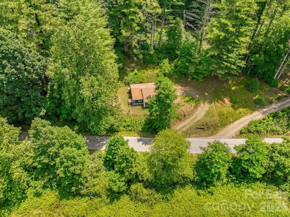 1280 Old Mine Fork Road Burnsville, NC 28714