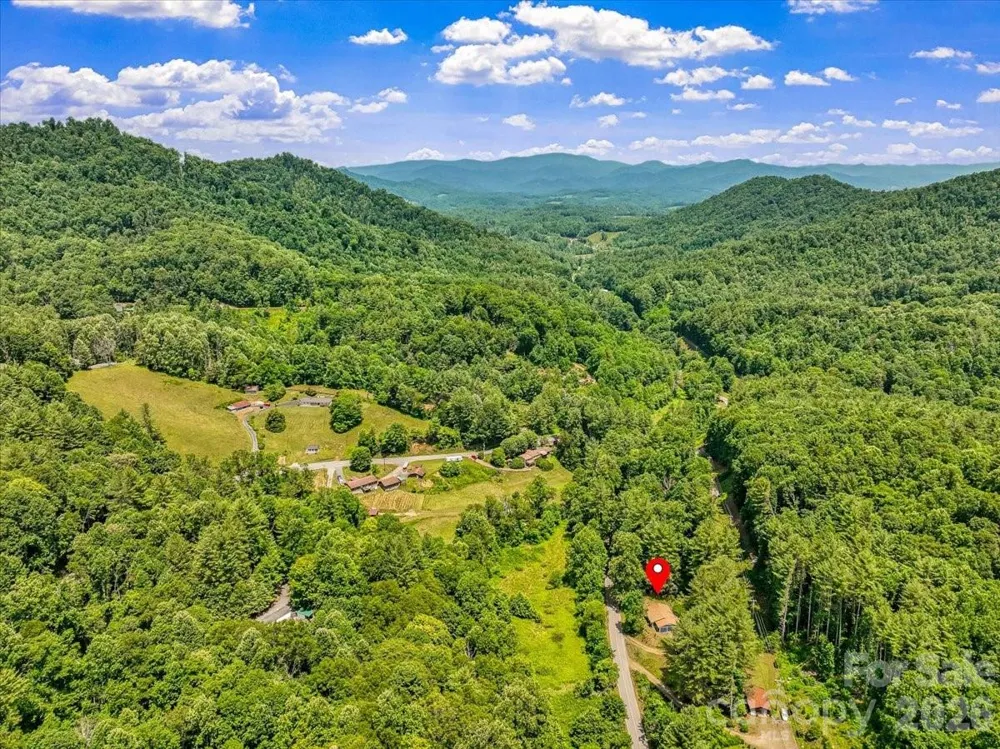 1280 Old Mine Fork Road Burnsville, NC 28714
