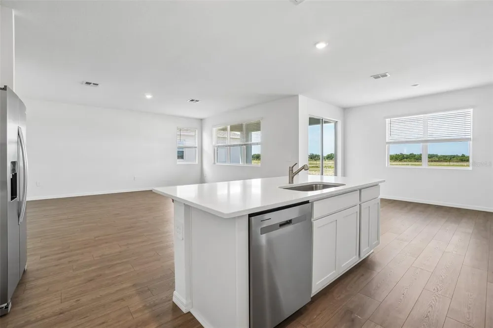 5375 CLOUDBERRY AVENUE Lakeland, FL 33811