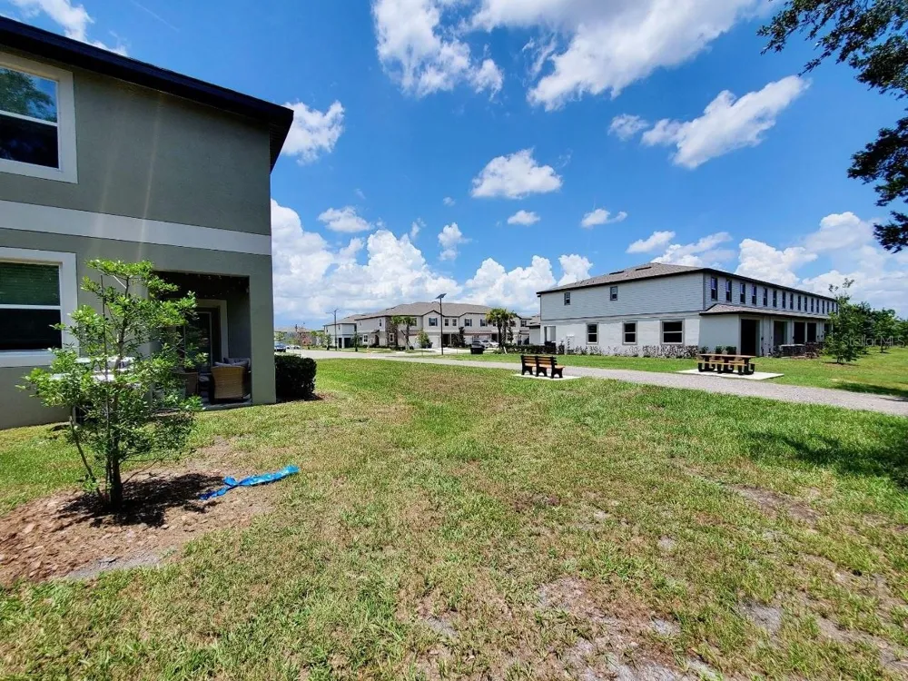 10268 TRUMPET HONEYSUCKLE WAY San Antonio, FL 33576