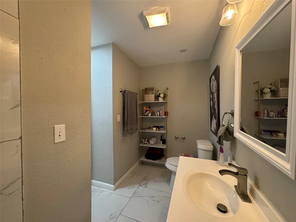 105 S Lakeview Drive Lacy Lakeview, TX 76705