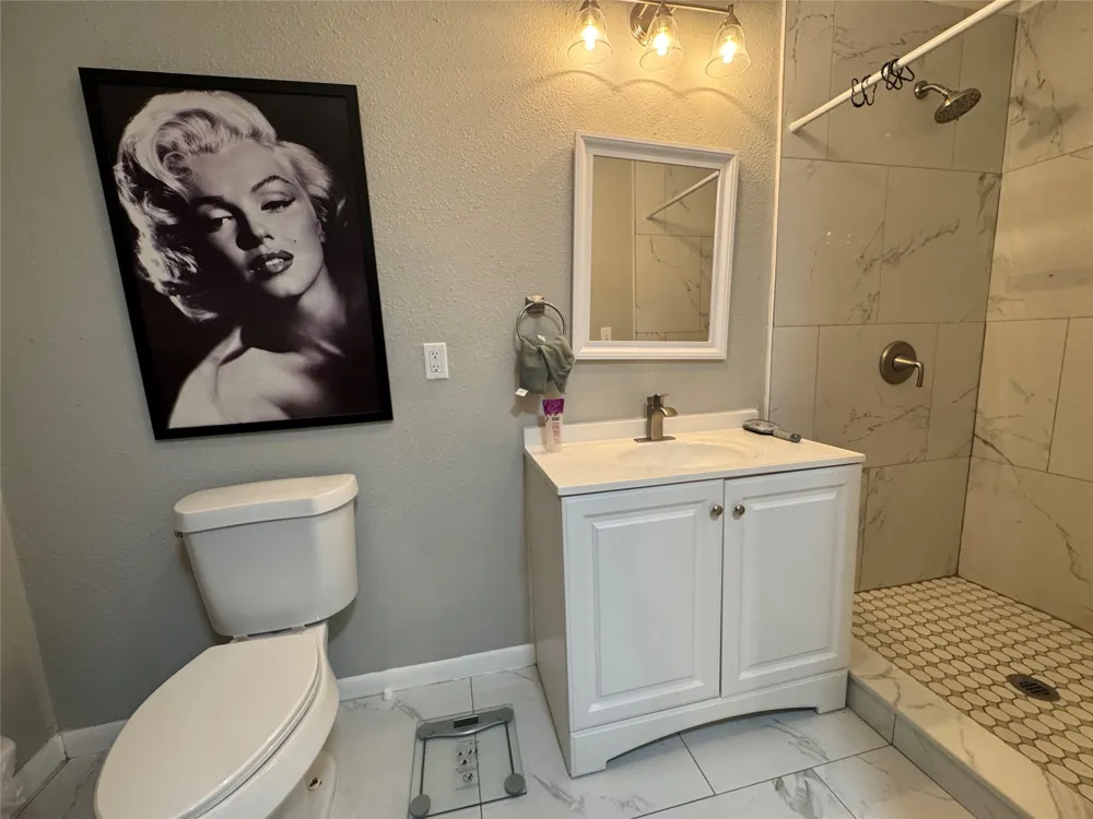 105 S Lakeview Drive Lacy Lakeview, TX 76705