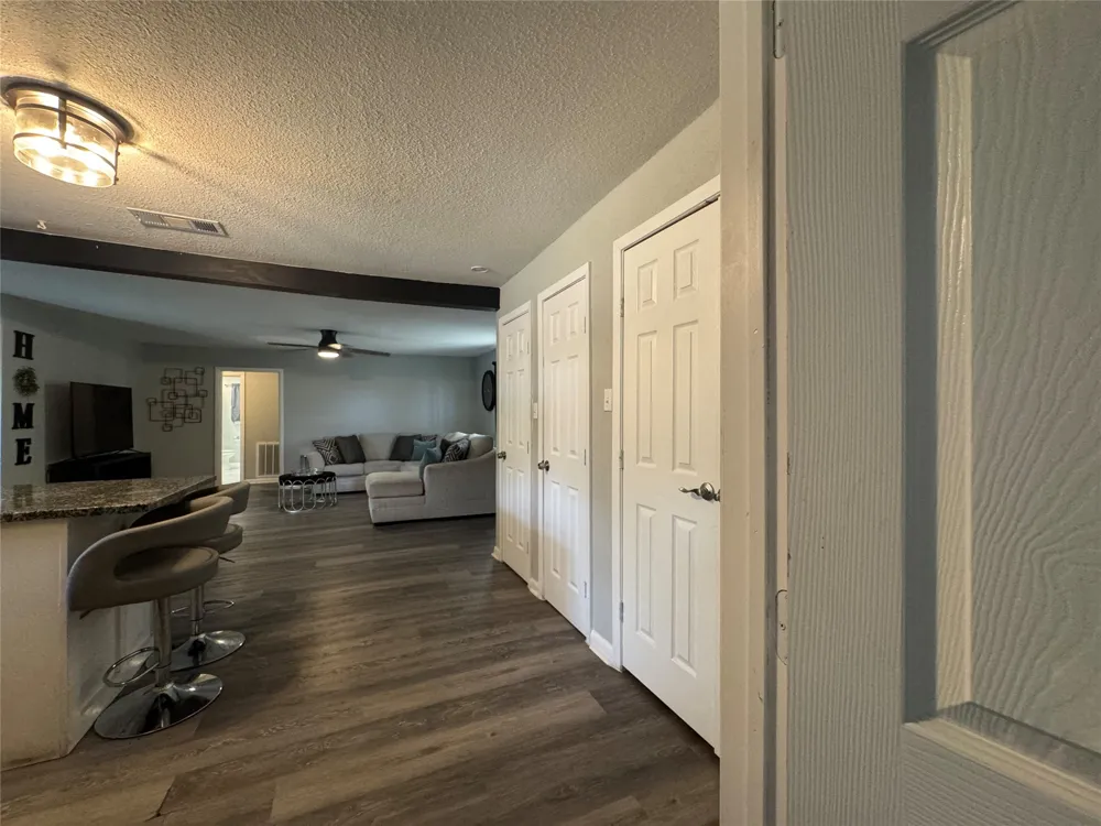 105 S Lakeview Drive Lacy Lakeview, TX 76705