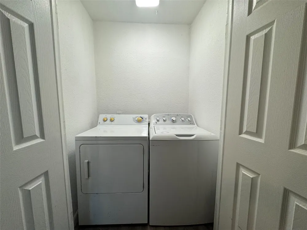 105 S Lakeview Drive Lacy Lakeview, TX 76705