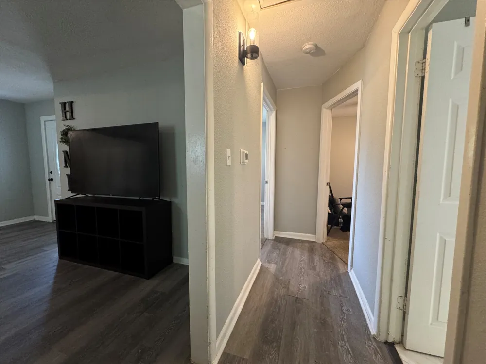 105 S Lakeview Drive Lacy Lakeview, TX 76705