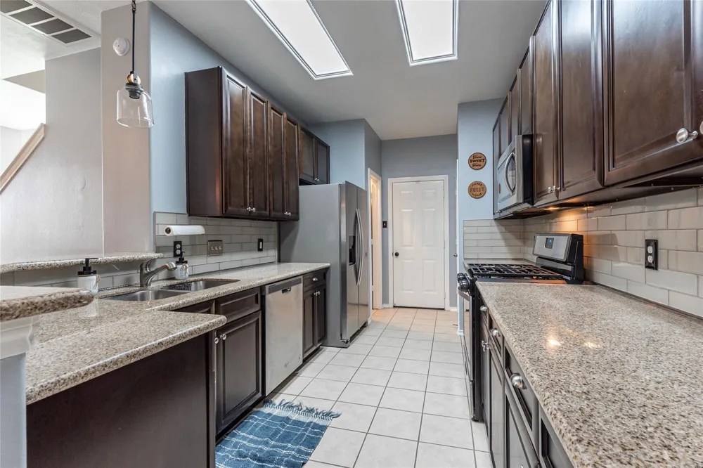 336 Capella Oaks Lane Dickinson, TX 77539