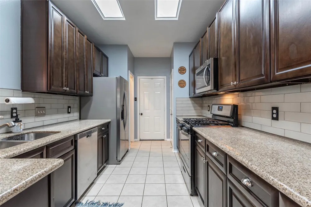 336 Capella Oaks Lane Dickinson, TX 77539