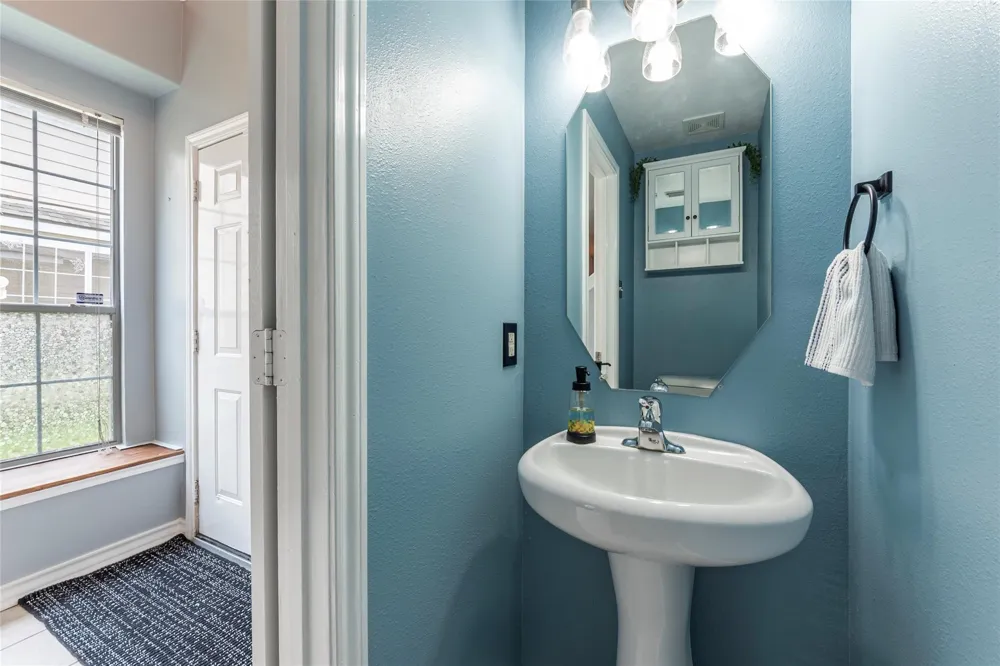 336 Capella Oaks Lane Dickinson, TX 77539