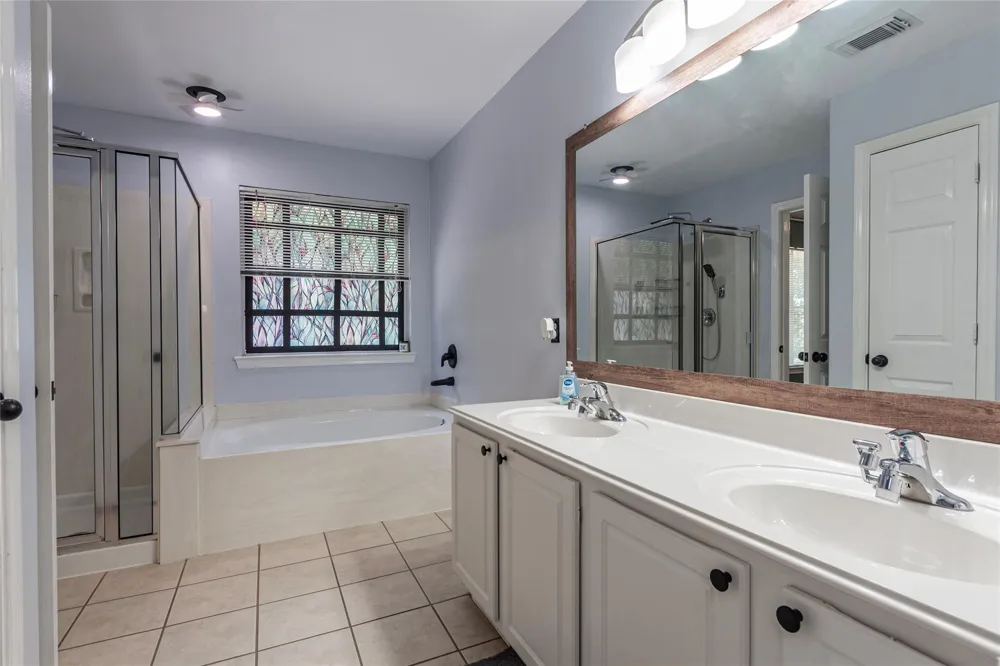 336 Capella Oaks Lane Dickinson, TX 77539
