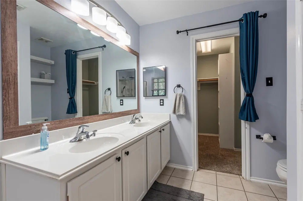 336 Capella Oaks Lane Dickinson, TX 77539