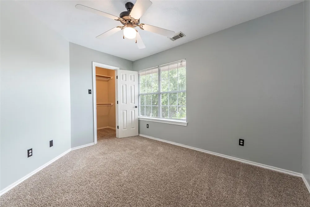 336 Capella Oaks Lane Dickinson, TX 77539