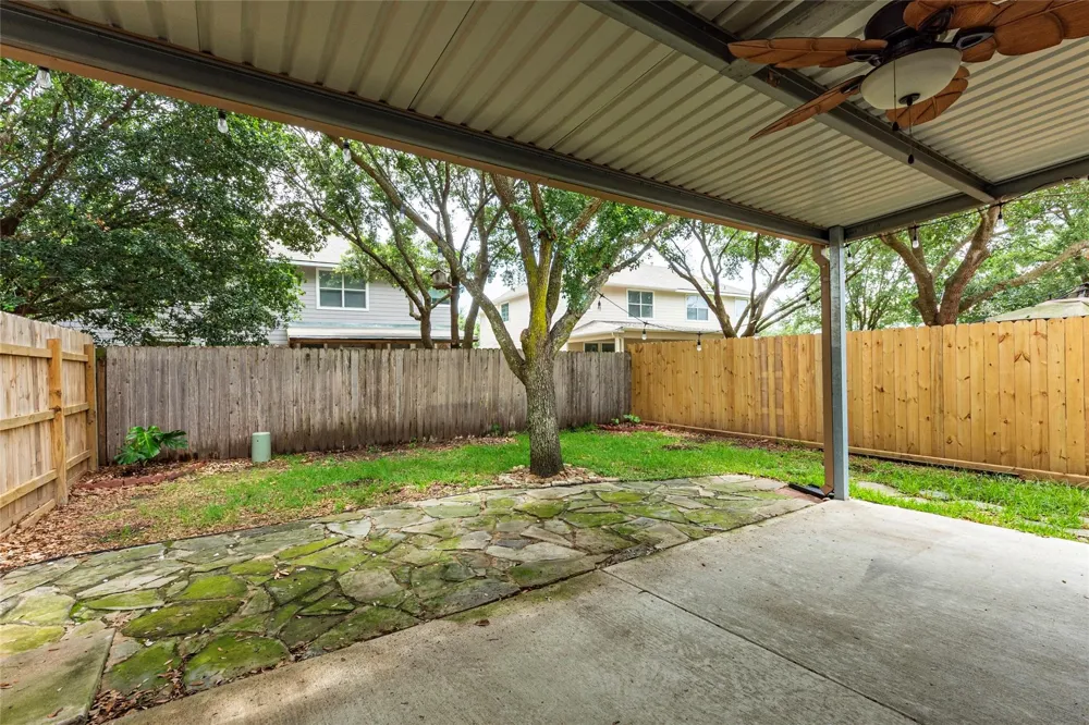 336 Capella Oaks Lane Dickinson, TX 77539