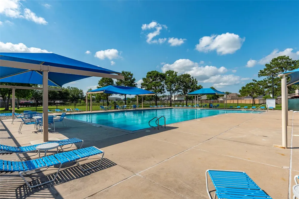 336 Capella Oaks Lane Dickinson, TX 77539
