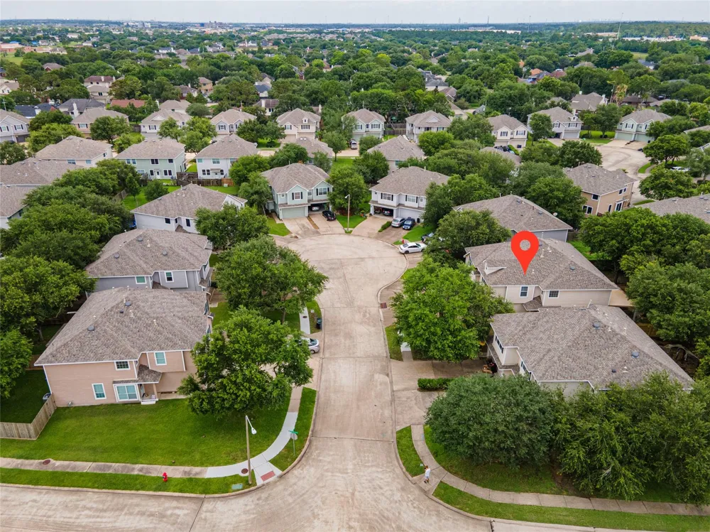 336 Capella Oaks Lane Dickinson, TX 77539