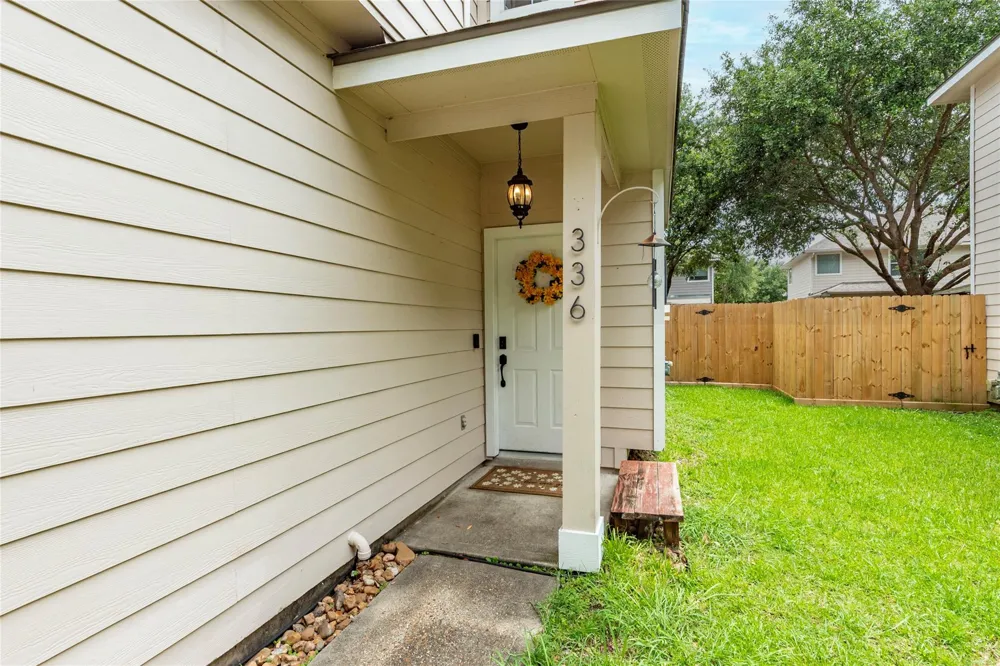 336 Capella Oaks Lane Dickinson, TX 77539