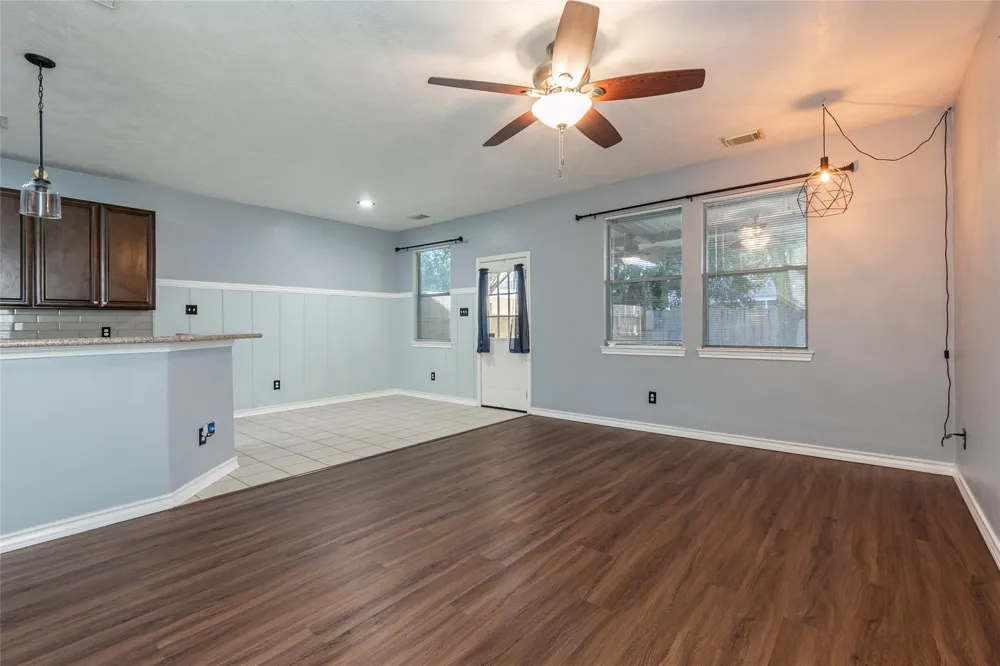 336 Capella Oaks Lane Dickinson, TX 77539