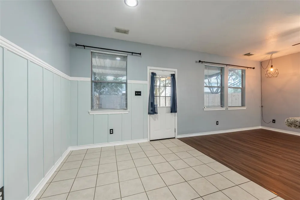 336 Capella Oaks Lane Dickinson, TX 77539