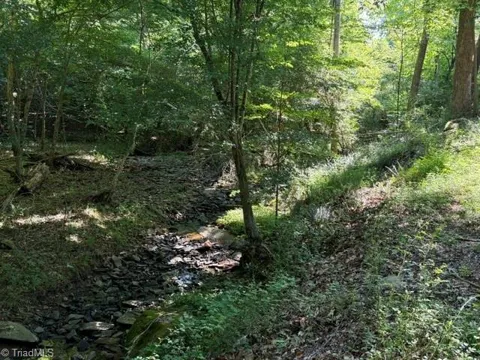 3308 Creekridge Country Road