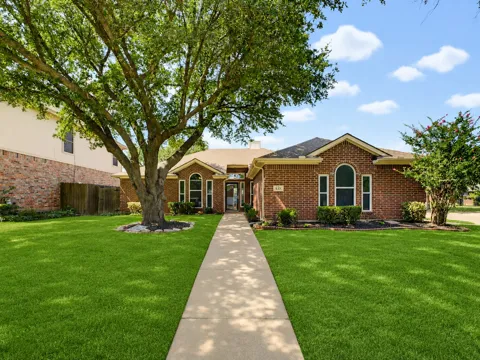 637 Cedarwood Drive