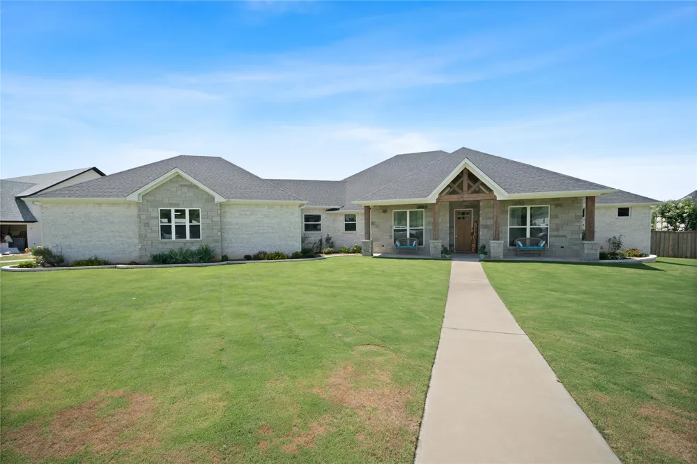219 White N Gail Lane Bullard, TX 75757