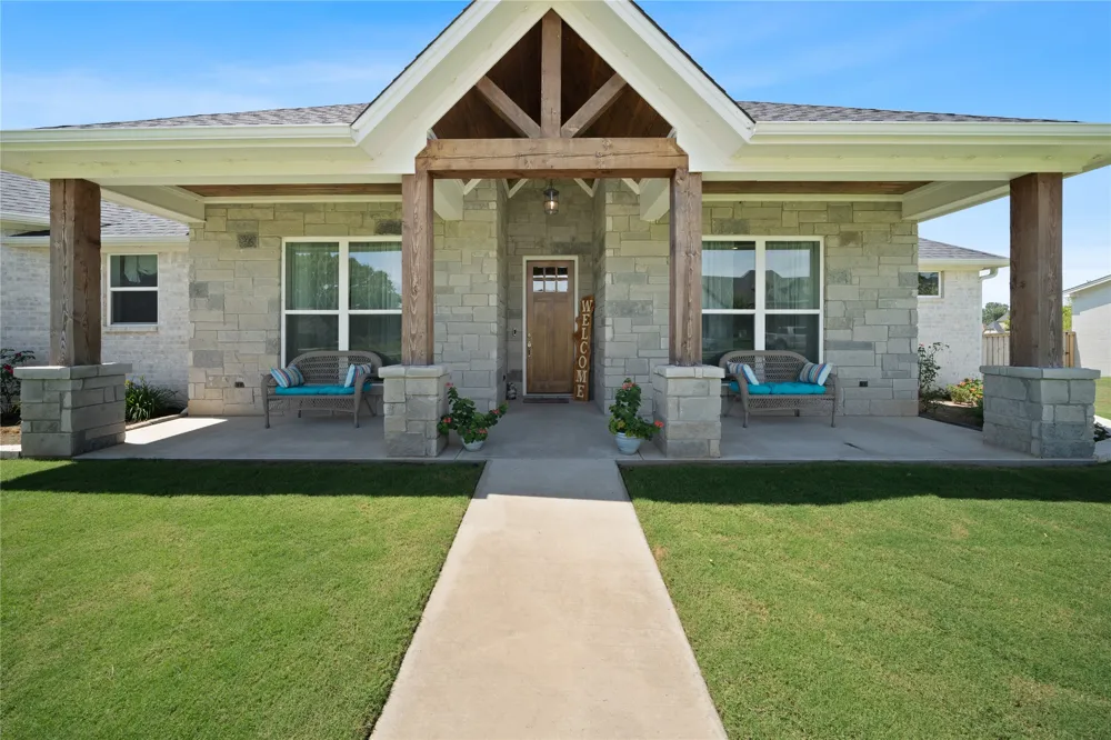 219 White N Gail Lane Bullard, TX 75757