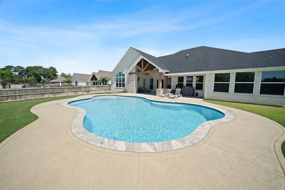 219 White N Gail Lane Bullard, TX 75757