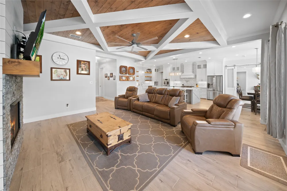 219 White N Gail Lane Bullard, TX 75757
