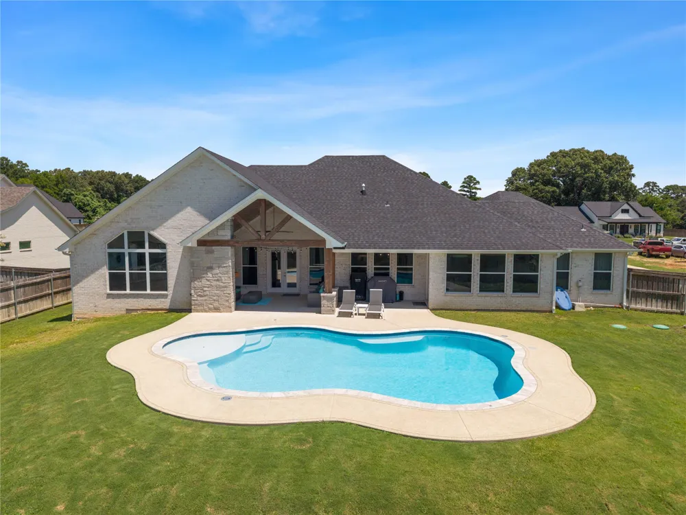 219 White N Gail Lane Bullard, TX 75757