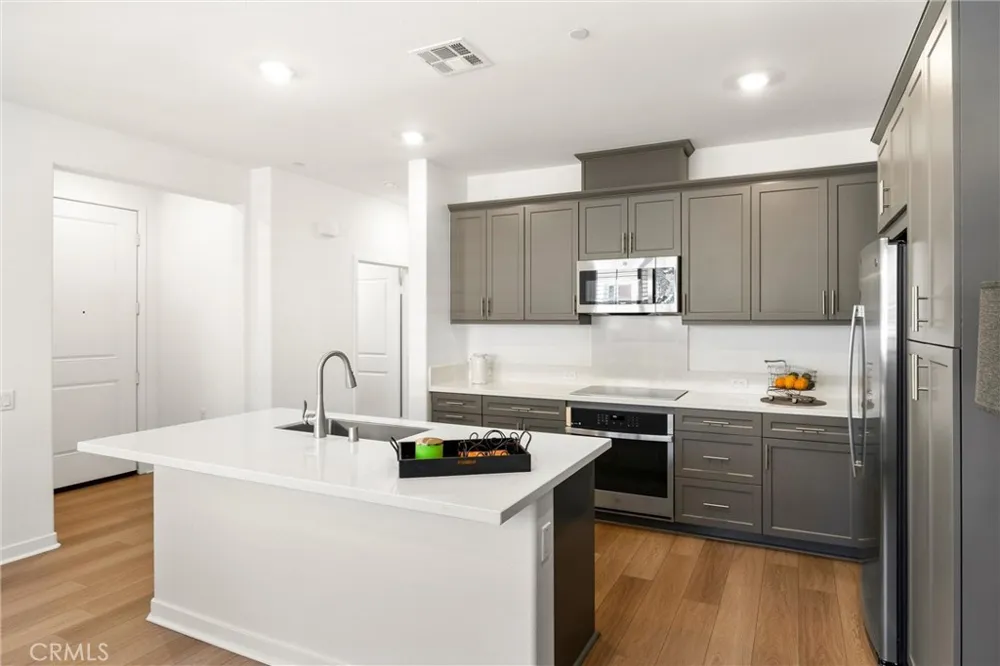 2843 E Bedford Privado Ontario, CA 91762