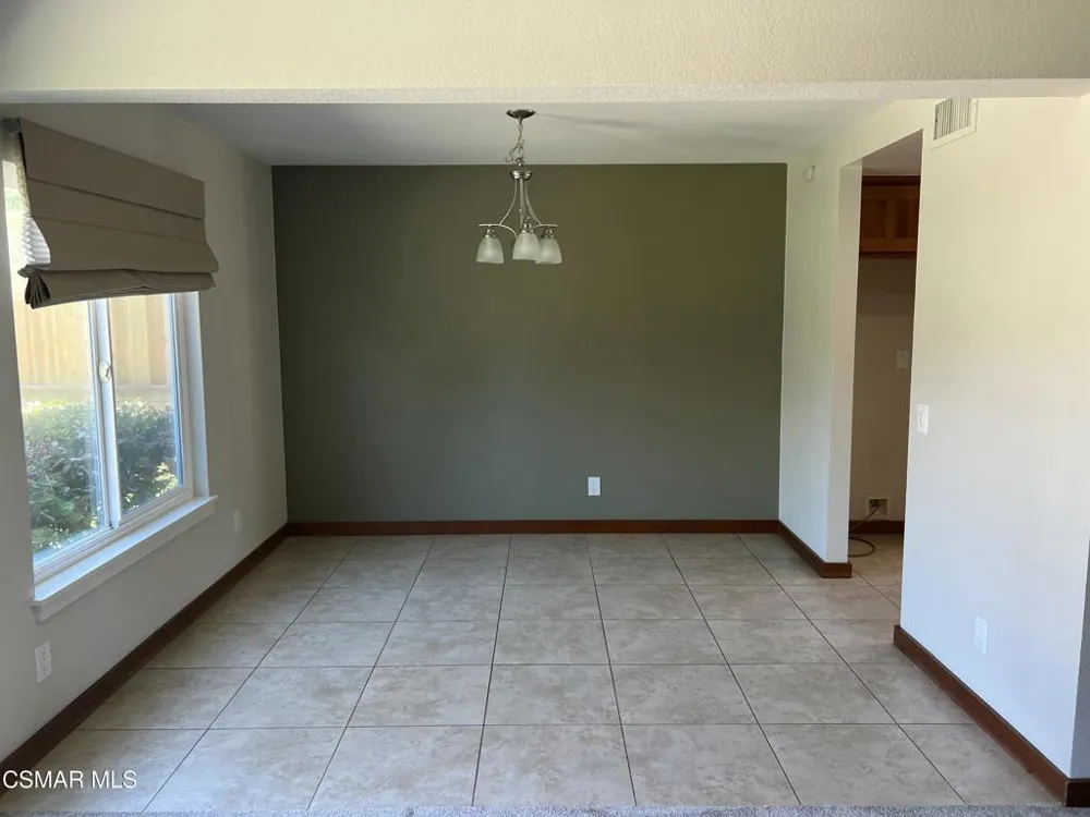 176 Shamrock Court Newbury Park, CA 91320
