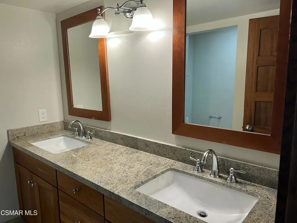 176 Shamrock Court Newbury Park, CA 91320