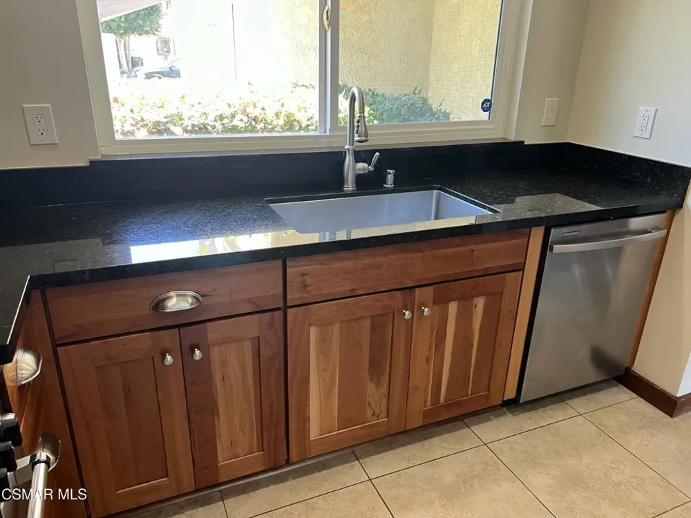 176 Shamrock Court Newbury Park, CA 91320
