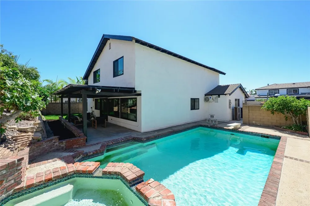 7666 E Paseo Laredo Anaheim Hills, CA 92808