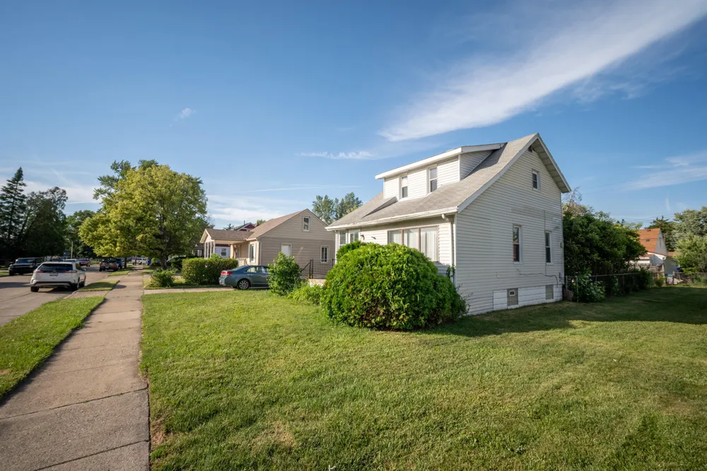 28760 Victor Street Roseville, MI 48066
