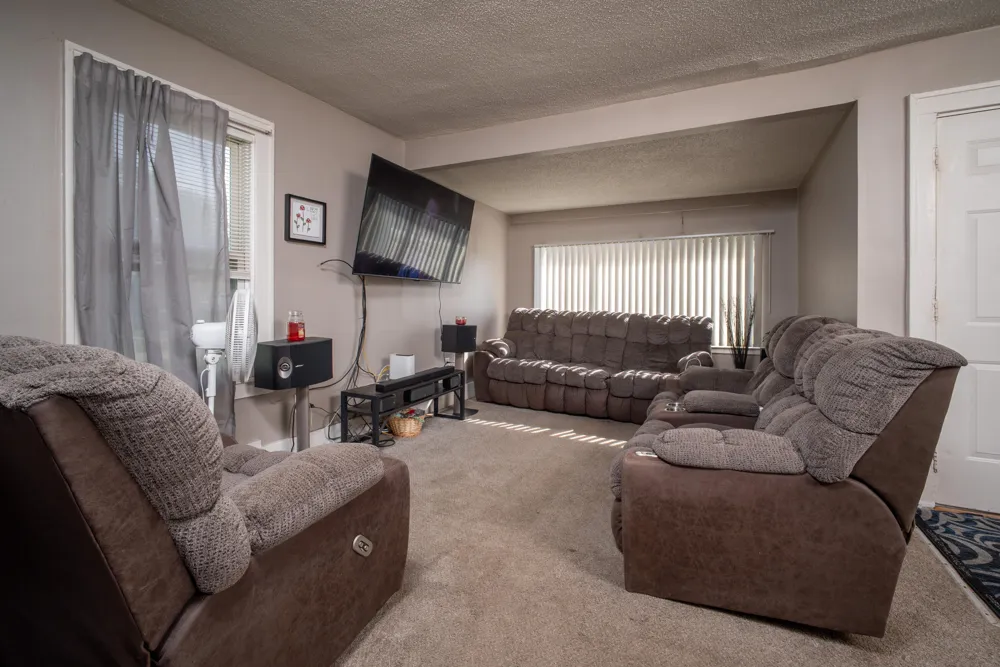 28760 Victor Street Roseville, MI 48066