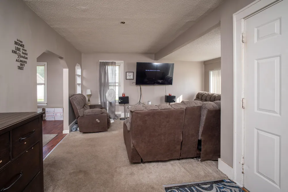 28760 Victor Street Roseville, MI 48066