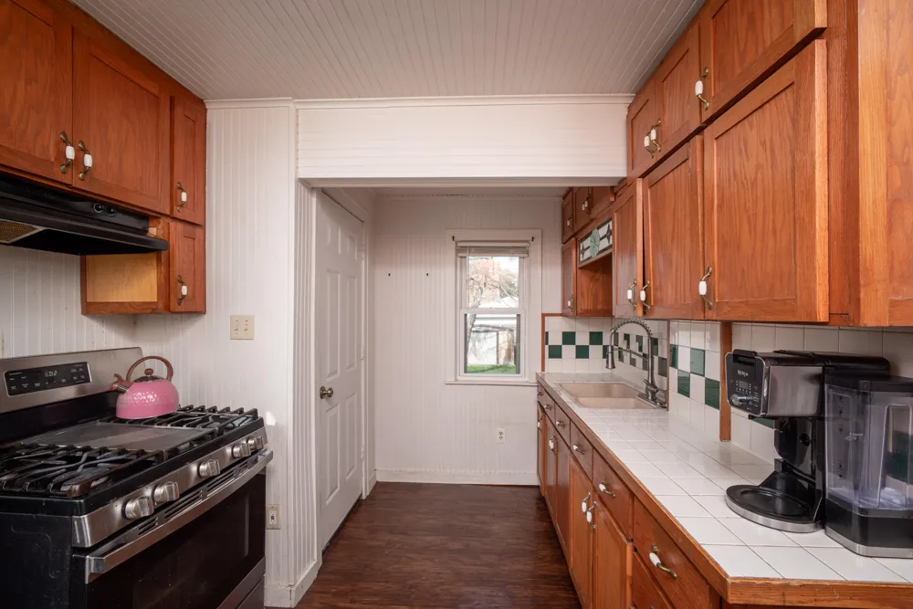28760 Victor Street Roseville, MI 48066