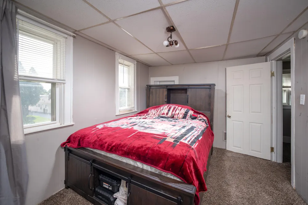 28760 Victor Street Roseville, MI 48066