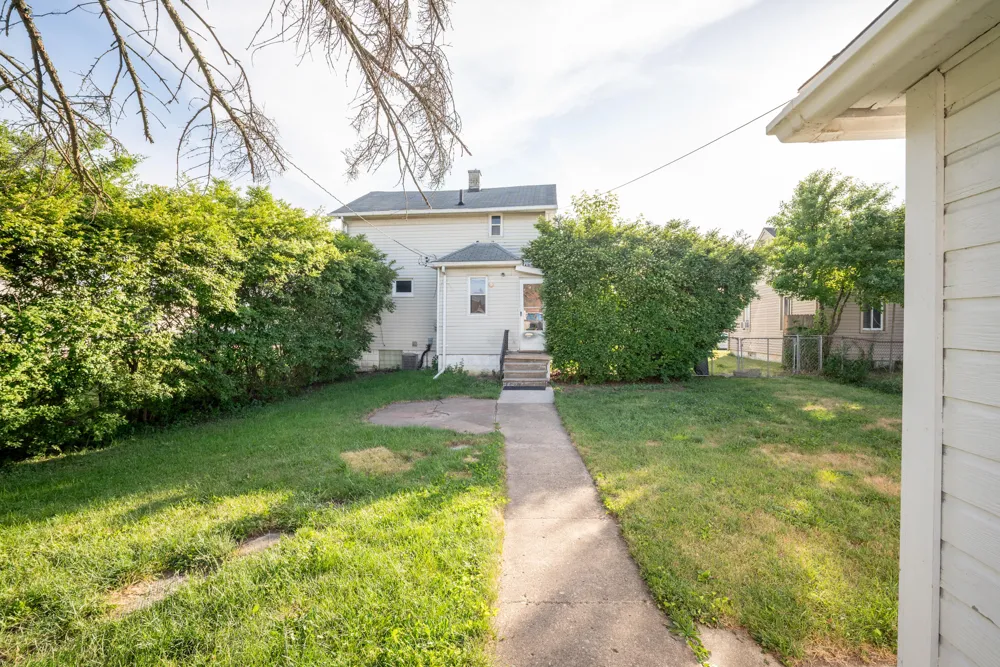 28760 Victor Street Roseville, MI 48066
