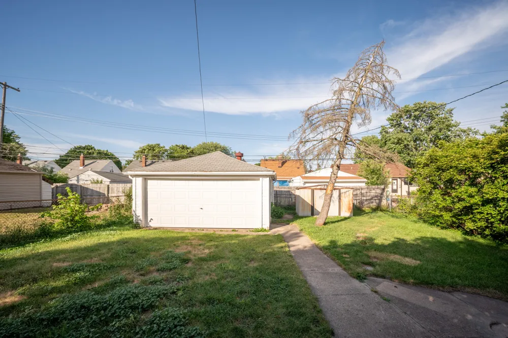 28760 Victor Street Roseville, MI 48066