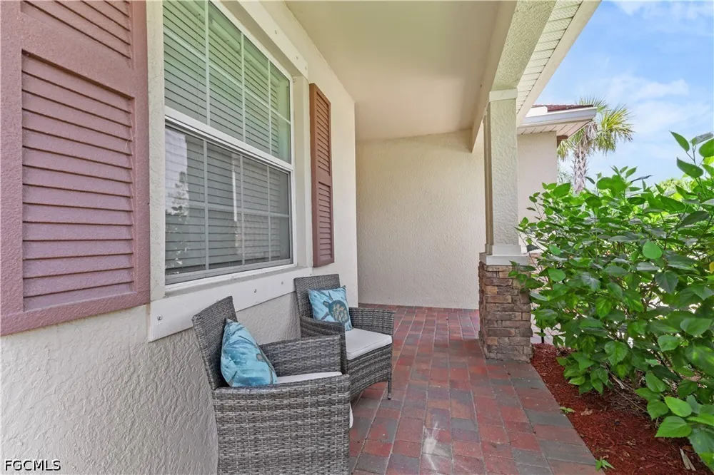 Weston Manor Drive Alva, FL 33920