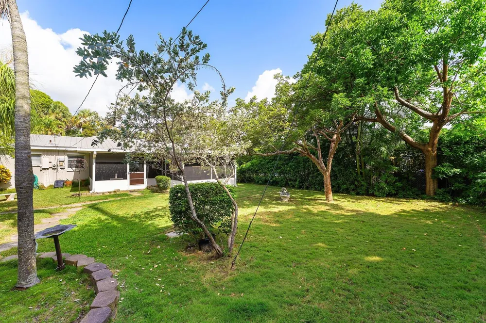414 S Atlantic Drive Lantana, FL 33462