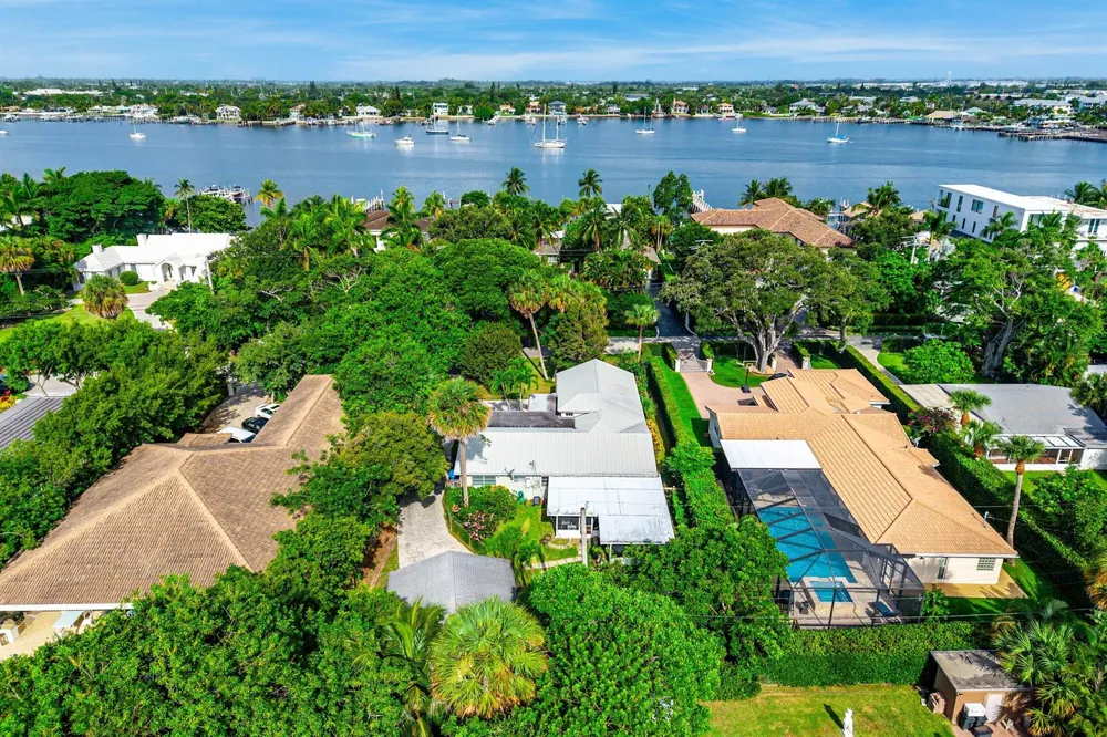 414 S Atlantic Drive Lantana, FL 33462