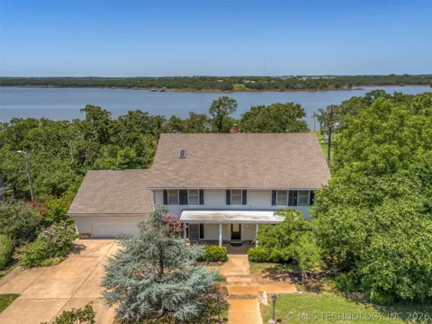 105 Canoe Cove