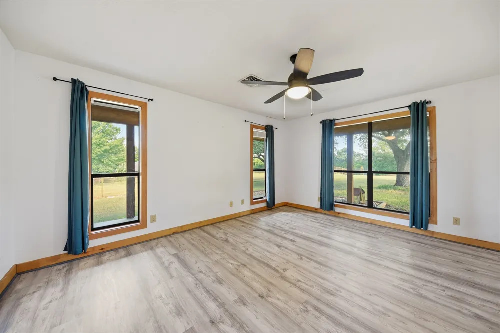 3090 Old Navasota Road Brenham, TX 77833