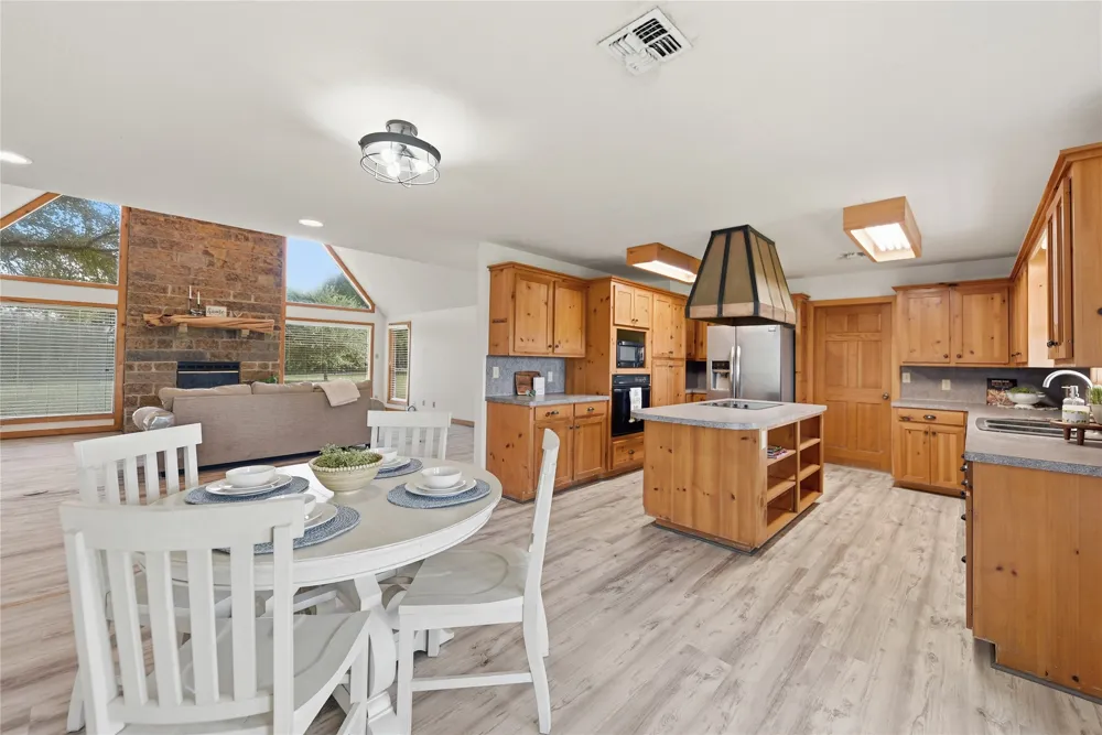 3090 Old Navasota Road Brenham, TX 77833