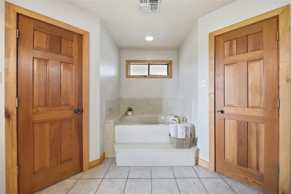 3090 Old Navasota Road Brenham, TX 77833