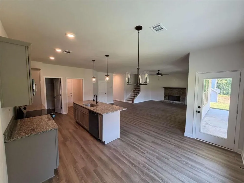 6454 Plantation Station Dr Lula, GA 30554
