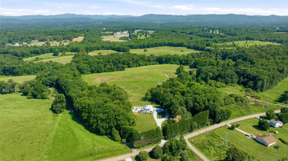 527 Mize Road Mount Airy, GA 30563